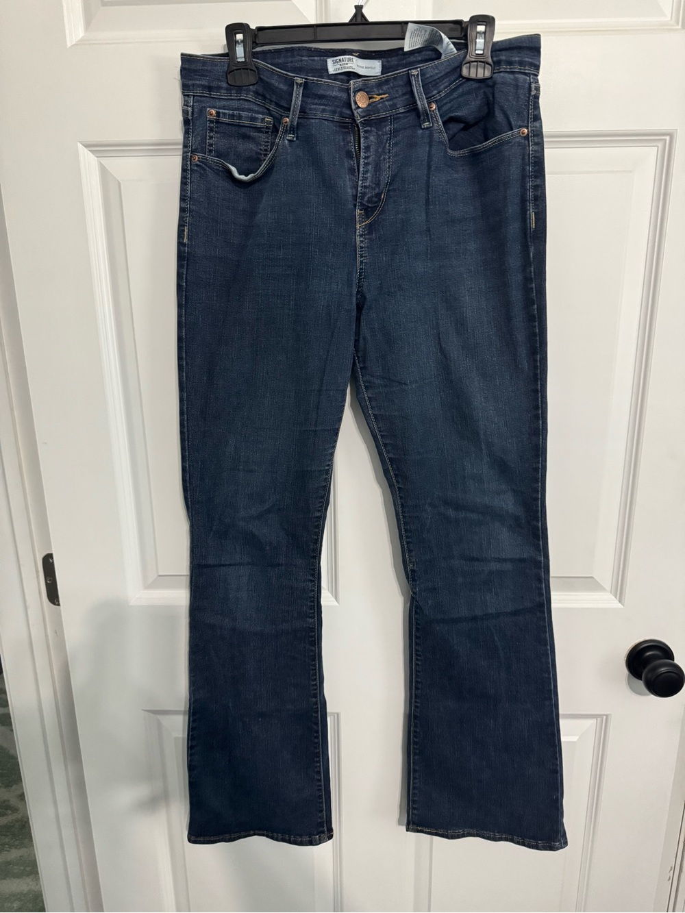 Bundle of Signature by Levi Strauss Women’s Blue Bootcut Jeans - Picture 8 of 11